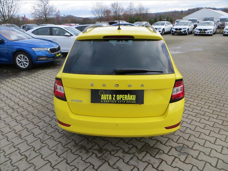 Škoda Fabia 1,0 TSI Ambition Tour ČR - fotka 6 z 24