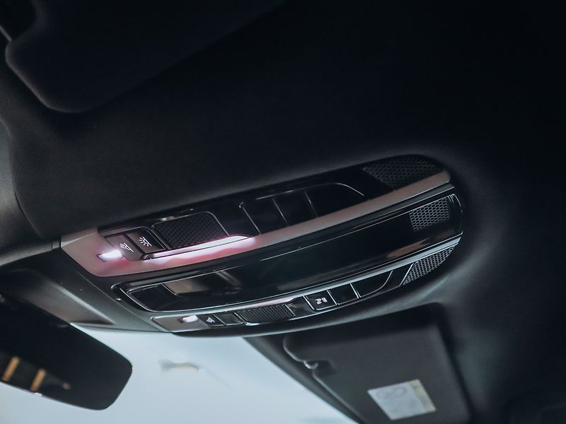 Porsche Panamera 4S Diesel 310 kW - fotka 22 z 38