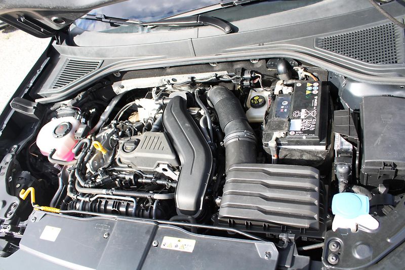 Volkswagen T-Roc (2024) 1,5TSI DSG LED ADAPT.TEMPOMAT  - fotka 21 z 21