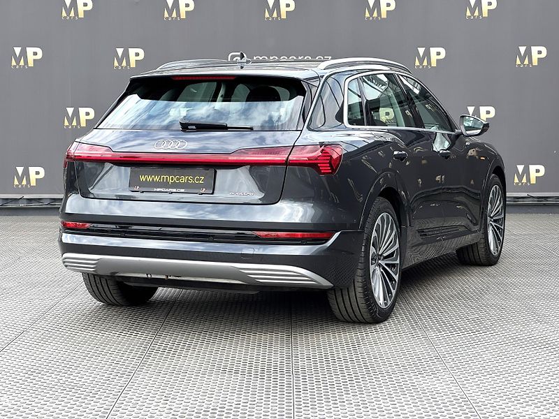 Audi e-tron (2020) Quattro 230kW Advanced, PANO - fotka 6 z 54