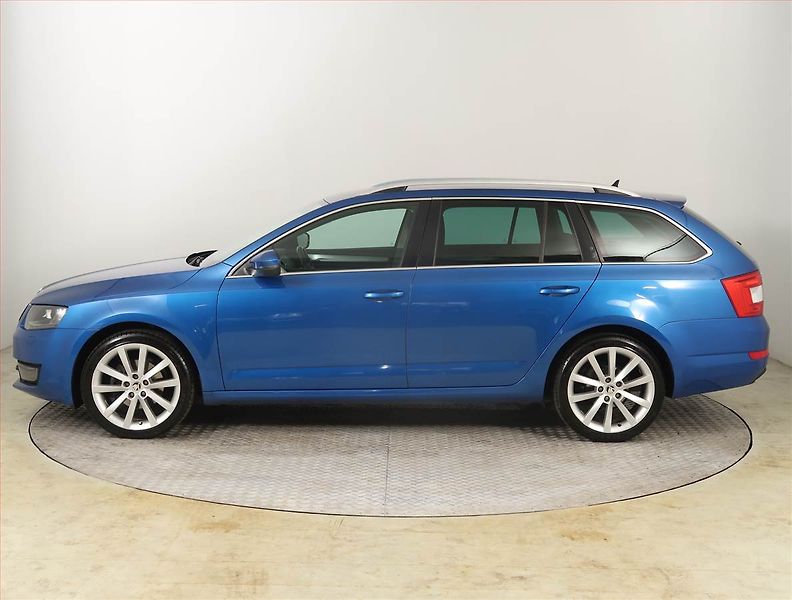 Škoda Octavia (2013) Elegance 1.4 TSI, Serv.kniha - fotka 3 z 19