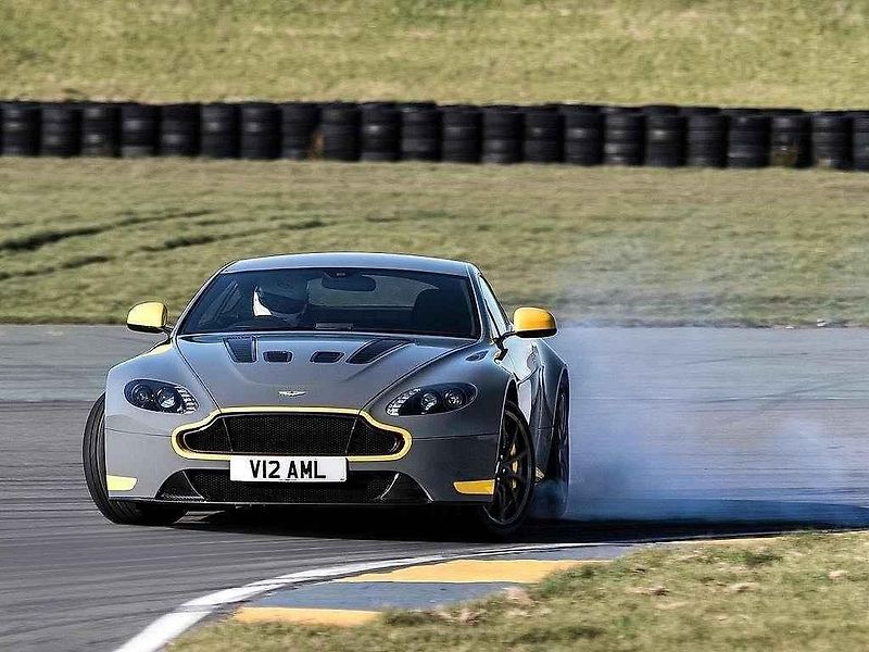 Aston Martin V12 Vantage S.