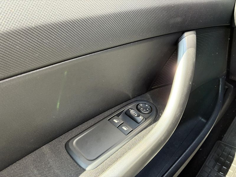 Peugeot 308 1.4 16V VTi 98k Access - fotka 13 z 18