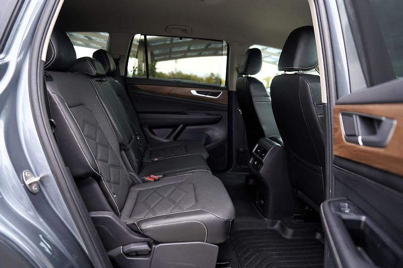 Volkswagen Atlas 2.0 TSI/automat/kůže/7 míst - fotka 28 z 49