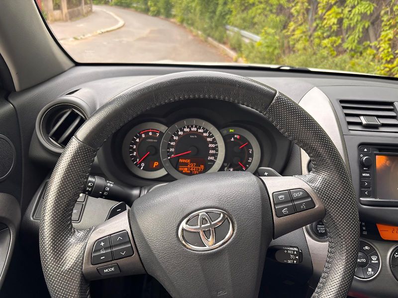 Toyota RAV4 (2013) - fotka 4 z 8