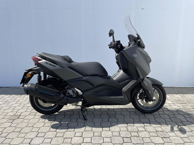 Yamaha (2026) XMAX 300 EU5+ - fotka 2 z 11