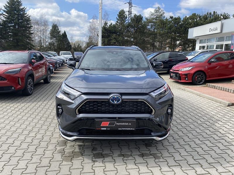 Toyota RAV4 2.5 Plug-in Hybrid Executive - fotka 2 z 28