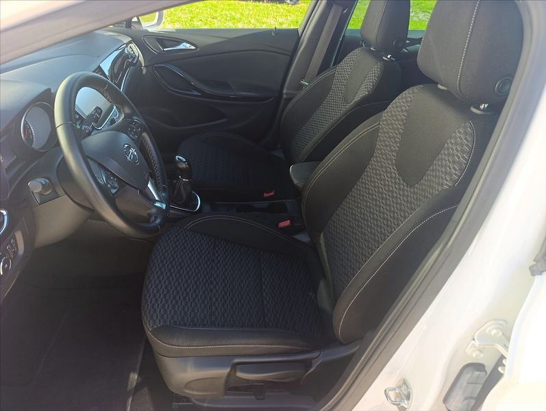 Opel Astra 1,4 Turbo Navi Kamera Tempomat - fotka 14 z 37