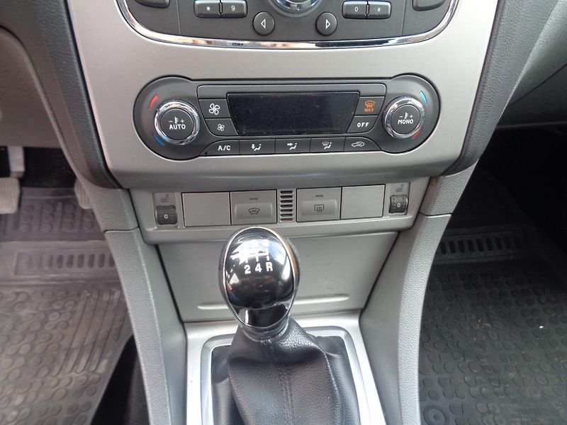 Ford Focus 1,6 - fotka 16 z 17