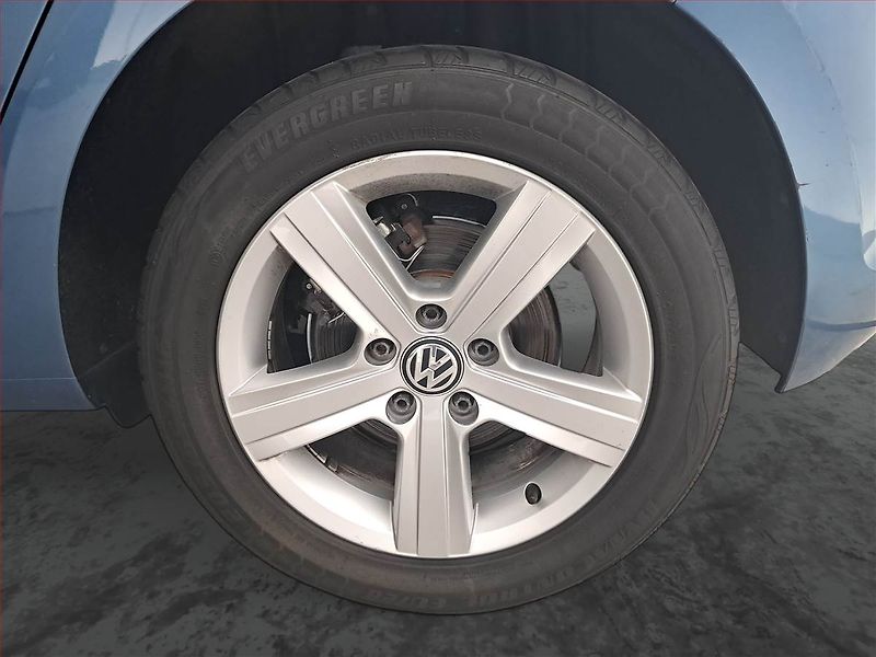 Volkswagen Golf (2013) 1.6 TDI, Serv.kniha, Navi - fotka 15 z 18