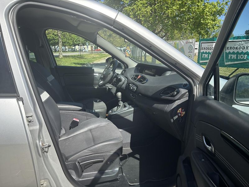 Renault Scénic 1.6 dCi BOSE Edition - fotka 18 z 27