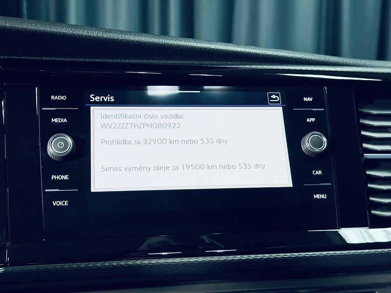 Volkswagen Caravelle (2023) 6.1*Highline*BULLI*LONG*NEZ.TO - fotka 30 z 38