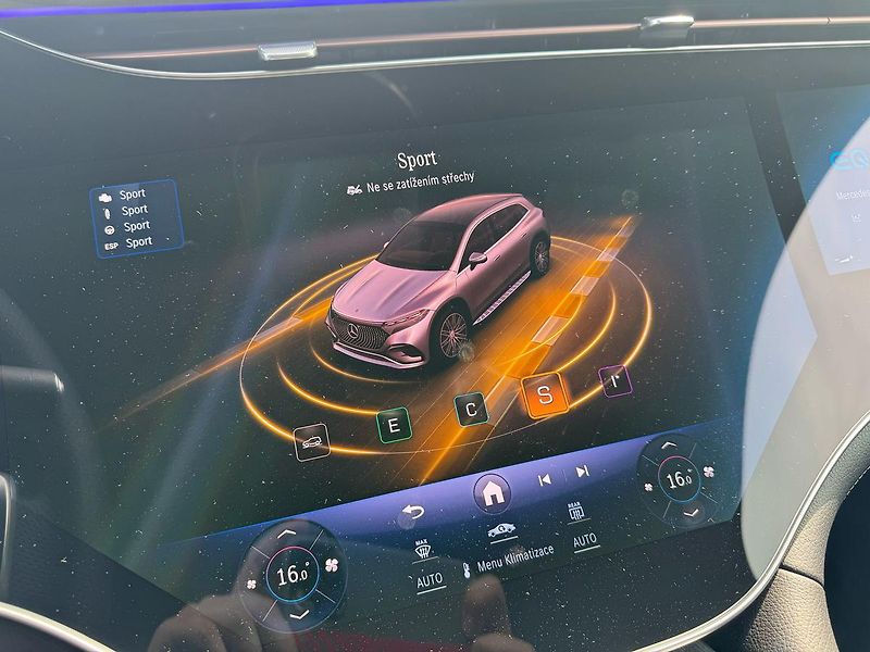 Mercedes-Benz EQS (2024) 500 4MATIC Electric Art - fotka 20 z 39