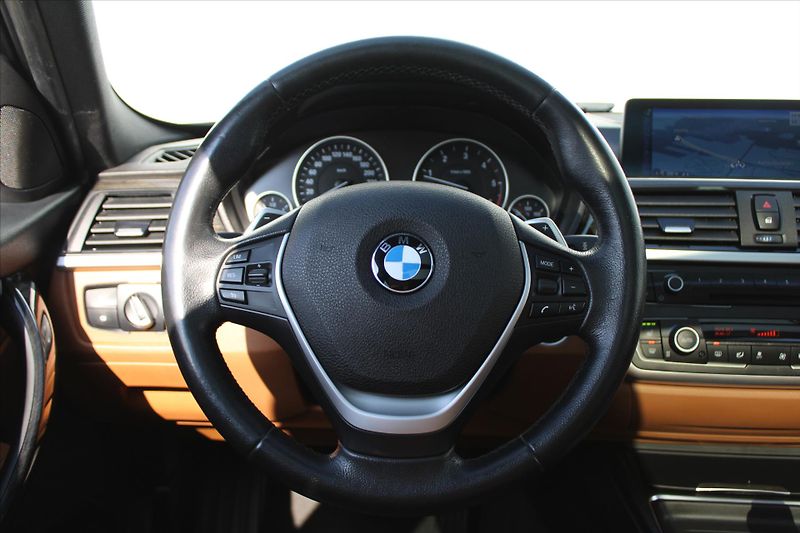 BMW Řada 3 320d xDrive NAVI KŮŽE PANORAMA - fotka 15 z 27