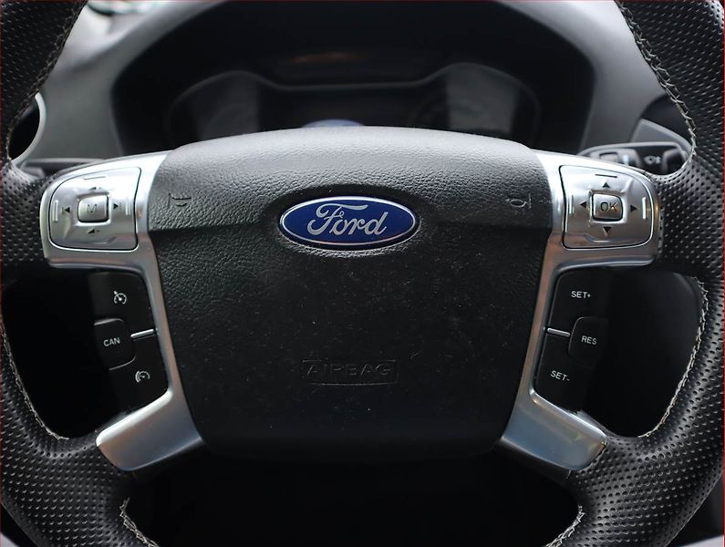 Ford Mondeo (2012) Trend 2.0 TDCi, Navi, Xenony - fotka 17 z 19