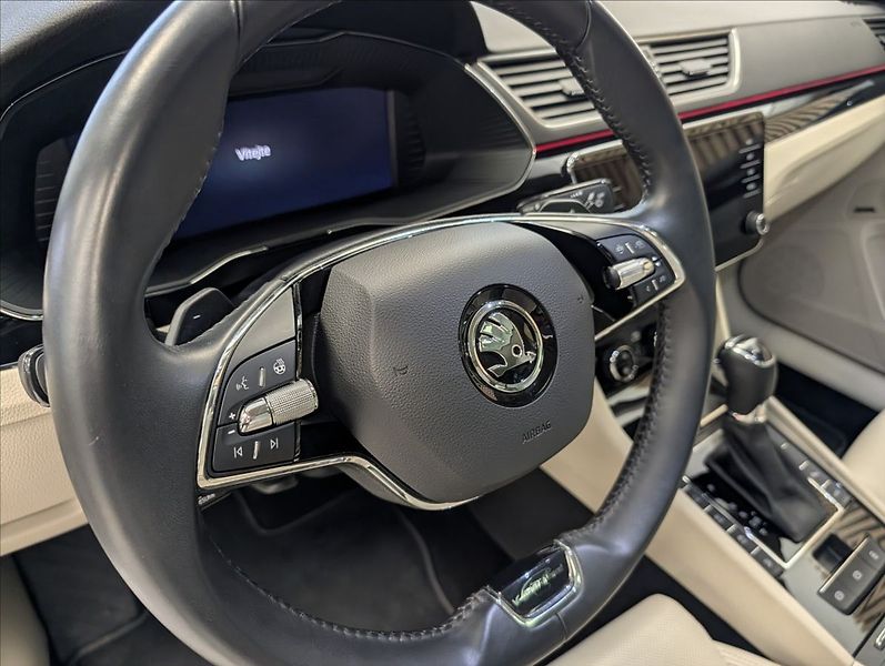Škoda Superb 1.5 iV L&K - fotka 14 z 29