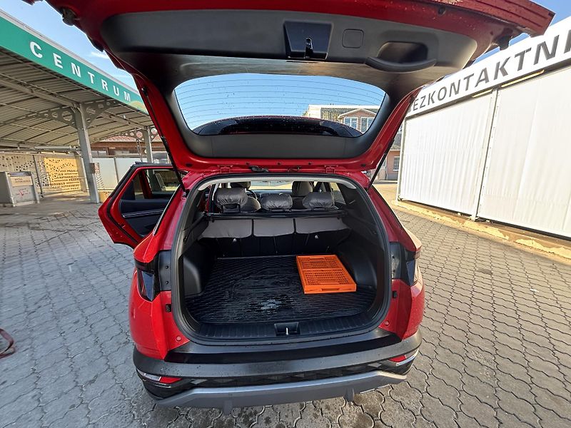 Hyundai Tucson (2022) 1.6 T-GDI/AT/1M.ČR/NAVI/ZÁRUKA - fotka 10 z 36
