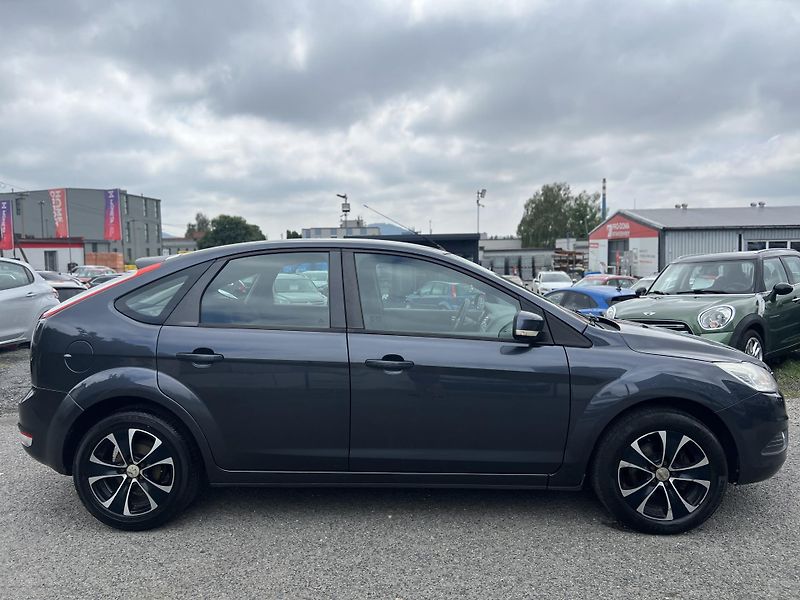 Ford Focus 1.6TDCi 66KW ČR TAŽNÉ KLIMA - fotka 8 z 39