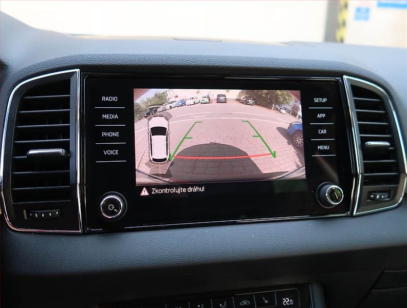 Škoda Karoq (2020) 1.5 TSI - fotka 16 z 18