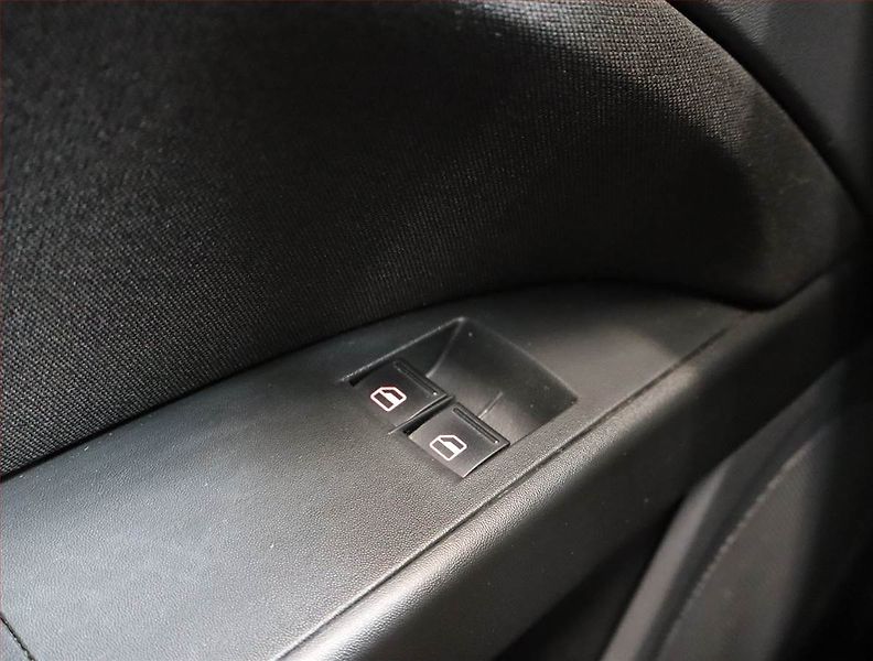 Seat Leon (2009) 1.9 TDI, nová STK, pěkný stav - fotka 15 z 16
