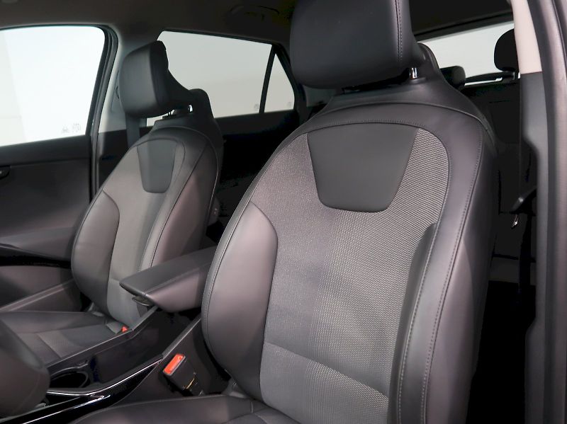 Kia Niro (2022) STYLE 1.6T-GDi 104KW - fotka 14 z 39