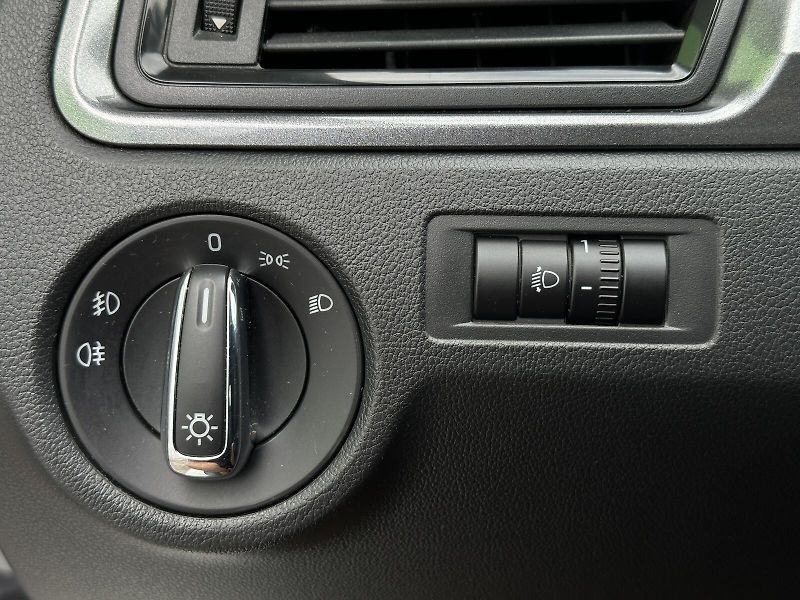 Škoda Rapid 1.2TSi Ambition PLUS 105PS Spa - fotka 13 z 30