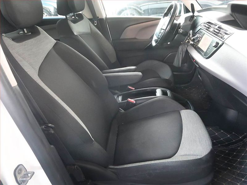 Citroën C4 SpaceTourer (2020) 1.5 BlueHDi, Automat, 7 míst - fotka 9 z 19