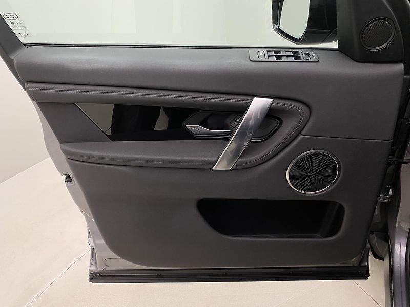 Land Rover Discovery Sport D150 S AWD AUT CZ - fotka 7 z 43