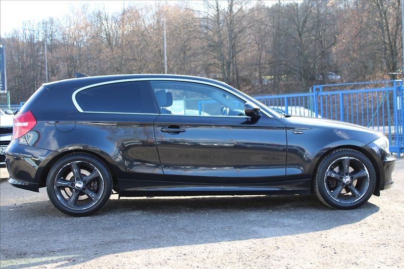 BMW Řada 1 2,0 118d  KLIMATIZACE - fotka 4 z 28