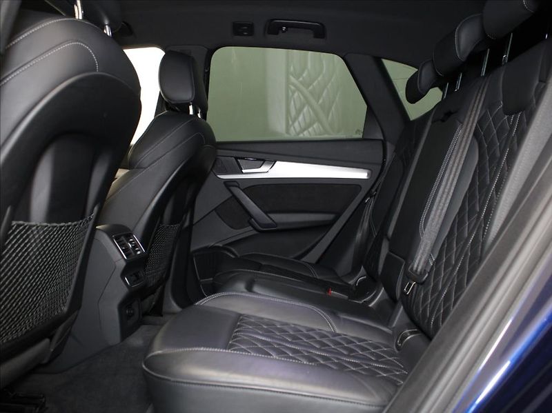 Audi Q5 2,0 eTFSi 270kW S-Line Vzduch - fotka 7 z 27