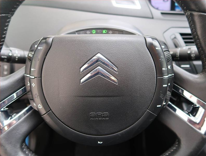 Citroën C4 Picasso (2009) 2.0 HDi, nová STK, rezervace - fotka 17 z 19