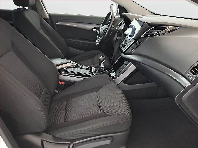 Hyundai i40 (2014) 1.7 CRDi, Navi, Tempomat - fotka 9 z 15