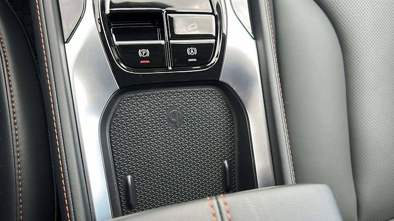MG HS EXCLUSIVE Hybrid+ 1.5T (165 kW - fotka 17 z 28