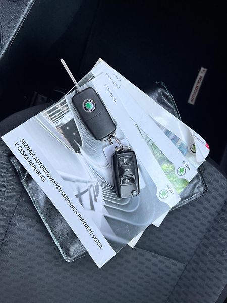 Škoda Fabia 1.6TDi 55KW ALU ČR KLIMA - fotka 29 z 34