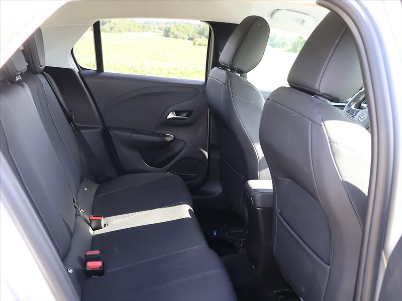 Opel Corsa 1,2 T 74kW Automat Elegance - fotka 12 z 28