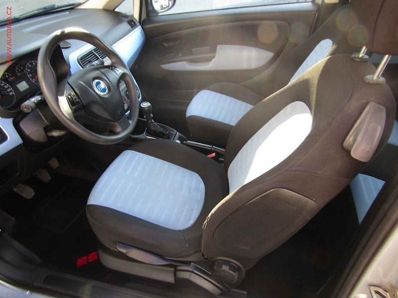 Fiat Grande Punto (2006) 1.2i, 2.maj,ČR, STK6/28 - fotka 10 z 18