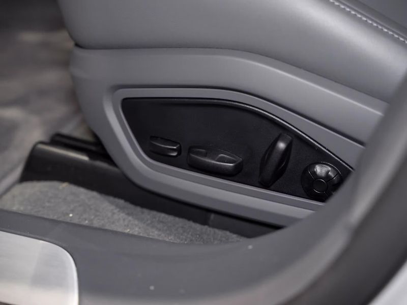 Porsche Taycan 4S Pano HuD 360 HD-Matrix - fotka 16 z 20