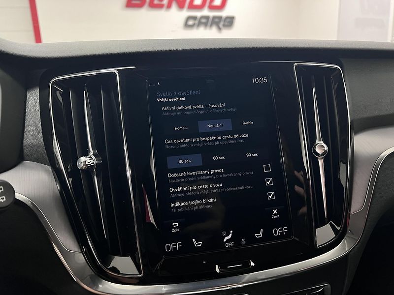 Volvo V60 2.0 T4 140 kW, Automat, 2020 - fotka 33 z 38