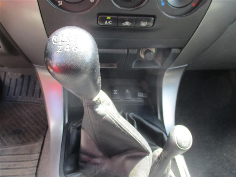 Toyota Land Cruiser 3,0 D4D, 4X4, klima,tažne zař. - fotka 16 z 24