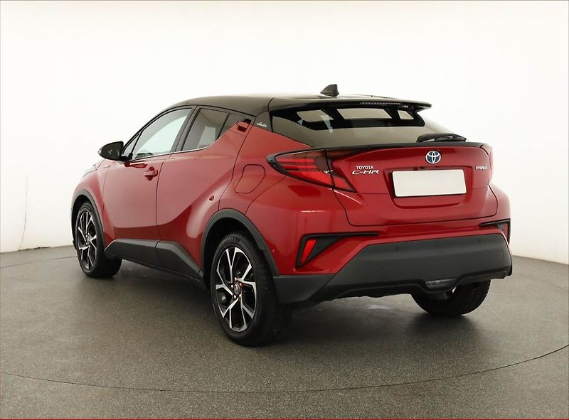 Toyota C-HR (2020) 1.8 Hybrid - fotka 4 z 21