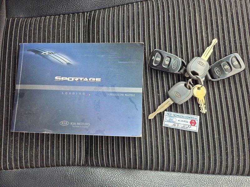 Kia Sportage 2.0i 104Kw 4x4, klima, tažné - fotka 21 z 21
