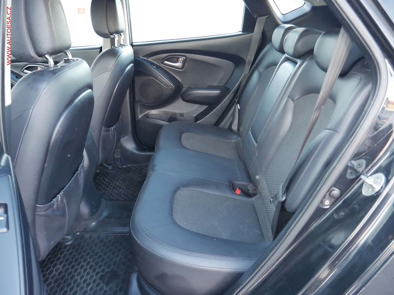 Hyundai ix35 (2010) 2.0 CRDi, ČR, AC, temp, tažné - fotka 10 z 20