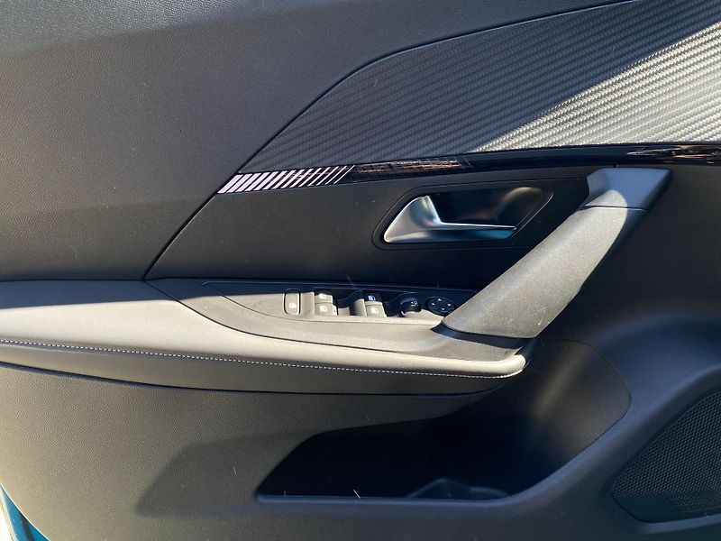 Peugeot 2008 (2026) 2008 ALLURE Hybrid 110 e-DCS6  - fotka 13 z 26