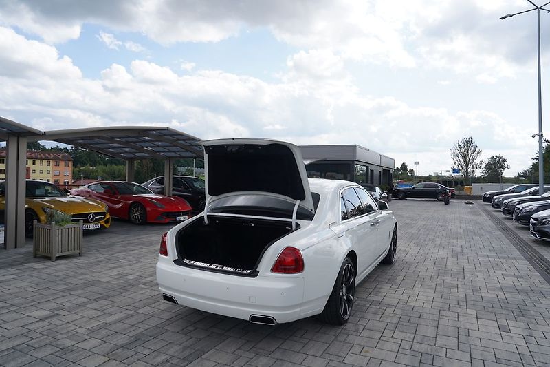 Rolls-Royce Ghost 6.75i V12  570 PS - fotka 11 z 45