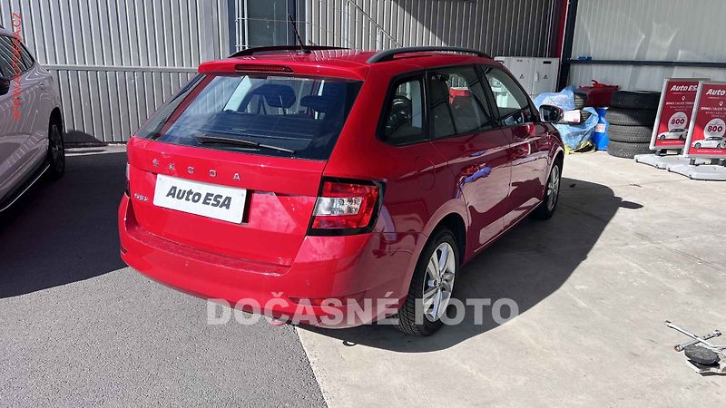 Škoda Fabia (2021) 1.0TSi, ČR, Ambition, AC - fotka 2 z 3