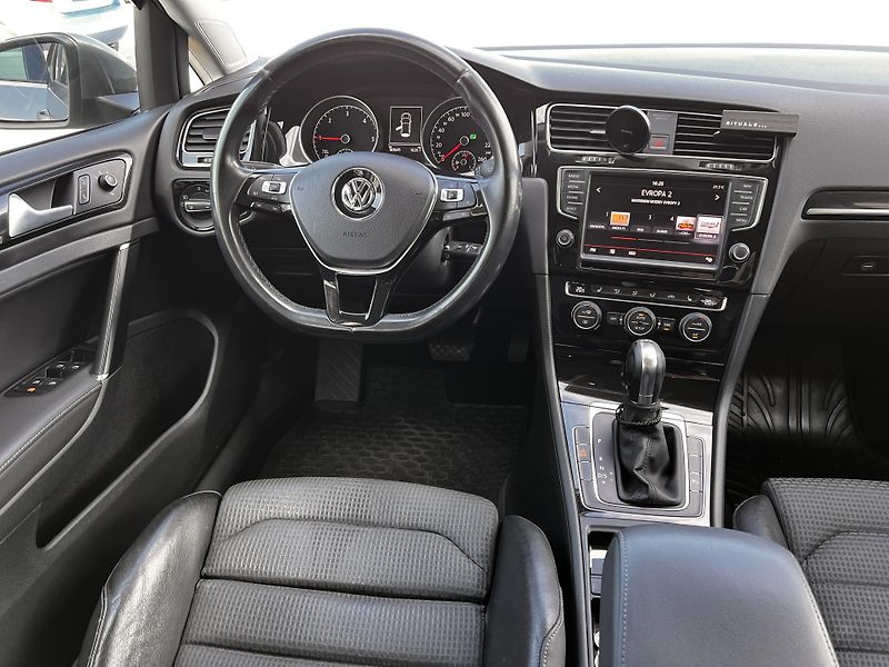 Volkswagen Golf 2.0 TDi 110kw plný servis!  - fotka 10 z 24
