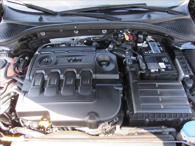 Škoda Octavia 1,6 TDi 85kW Style - fotka 27 z 29