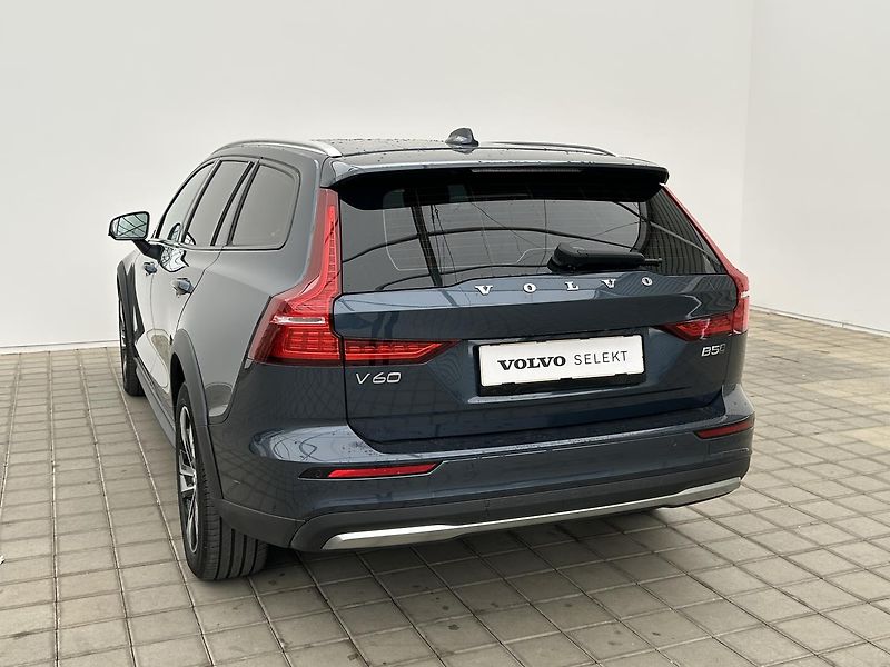 Volvo V60 2.0 B5 4x4 CC PLUS - fotka 7 z 31