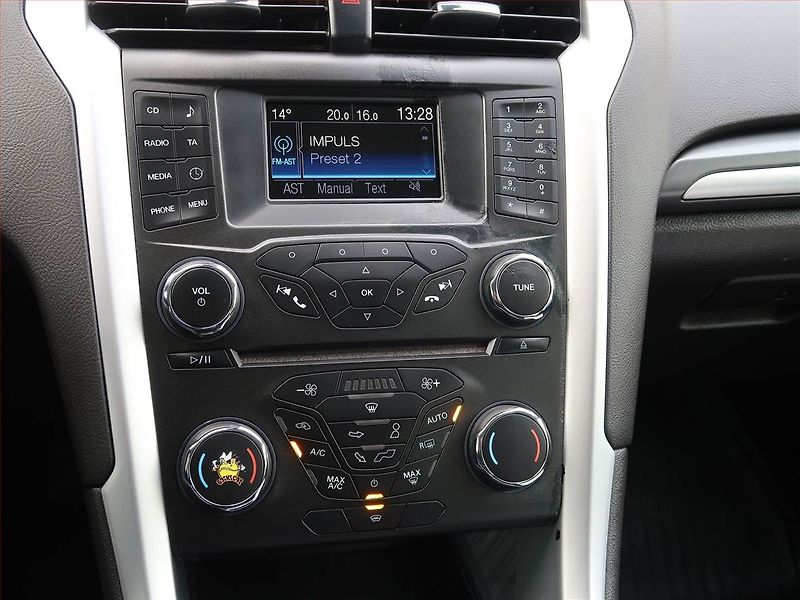 Ford Mondeo (2015) Trend 1.5 EcoBoost, Tempomat - fotka 12 z 20
