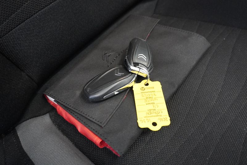 Citroën C4 Picasso 1.6-16V 1 MAJITEL ZNAČKOVÝ S. - fotka 27 z 27
